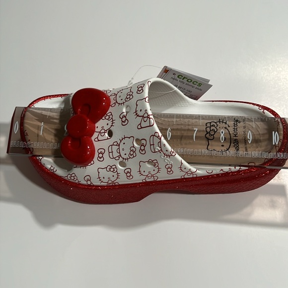 Hello Kitty Stomp Slide Clog 50th Anniversary Crocs NWT size 8 - Picture 9 of 9